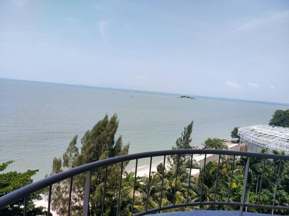 Beachfront Full Sea Penang Tanjung Bungah  Buitenkant foto